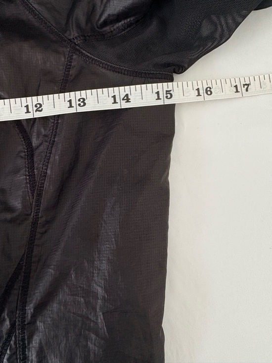 Lululemon Goal Crusher Jacket Black Lightweight Run Sz 2/4 EUC - Picture 9 of 9